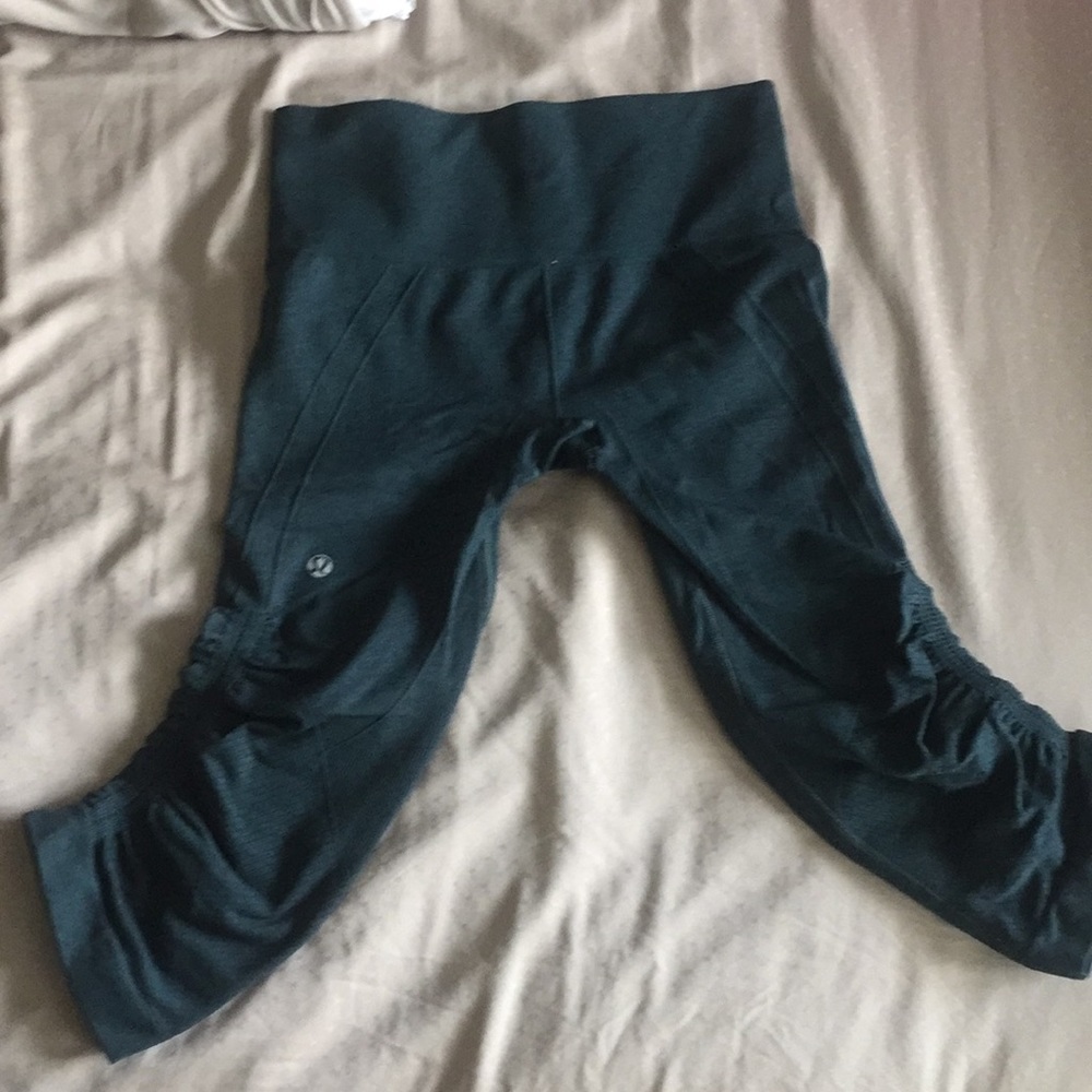Lululemon leggings in forest green size 4